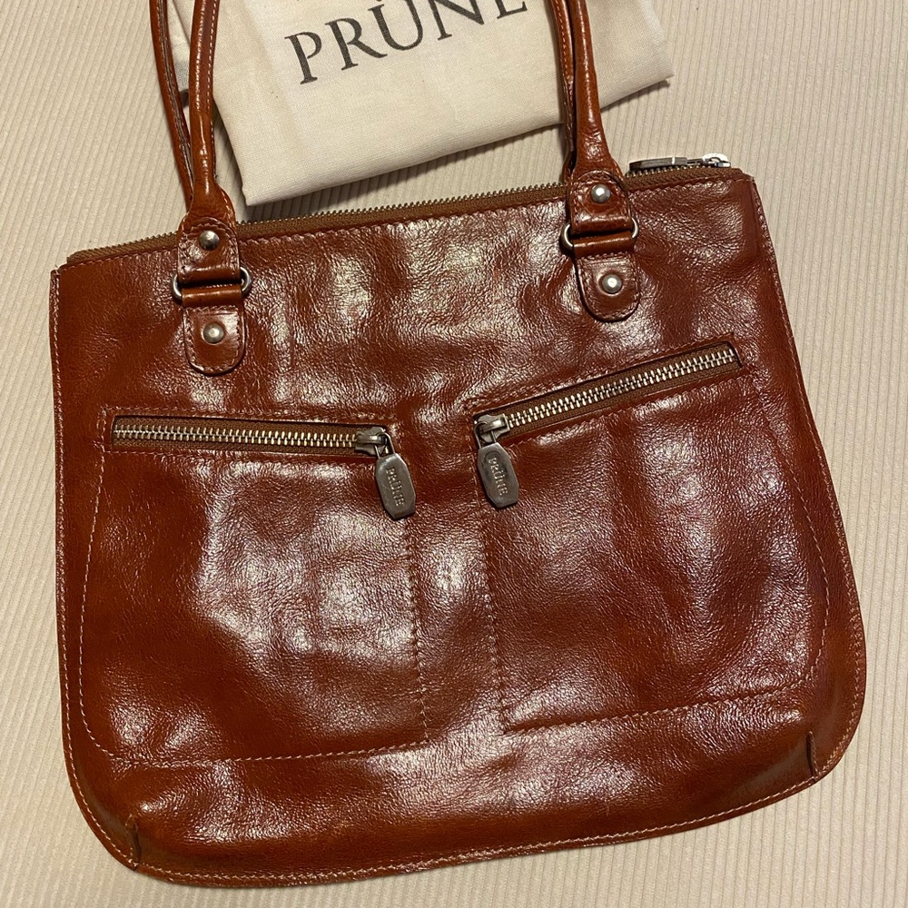 PRUNE Caramel color leather bag/ shoulder bag perfect size to fit essentials.